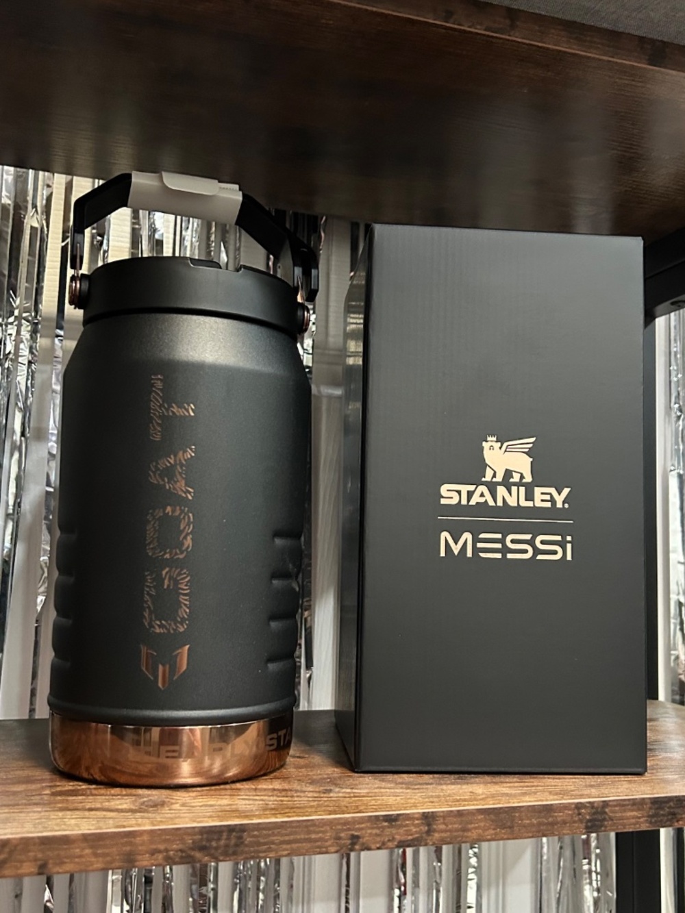 Messi x Stanley IceFlow Flip Straw Jug | 64 OZ - Messi GOAT Black - Picture 2 of 4